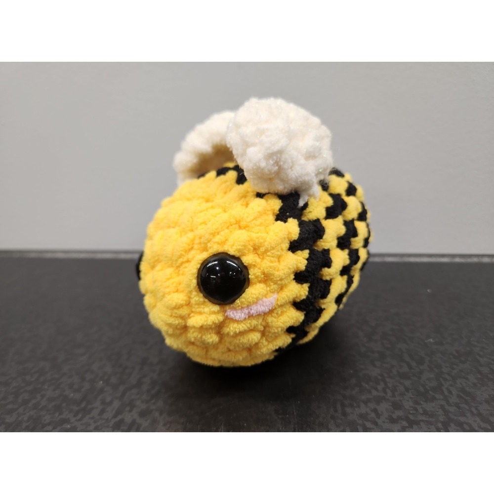 Handmade Crochet Chunky Bumble Bee 6"‎ Plush Cute Friendly Crafting ~ Excellent